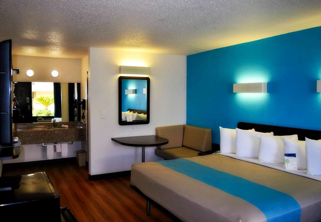 Sky Palace Inn & Suites By Jasper Beeville ห้อง รูปภาพ