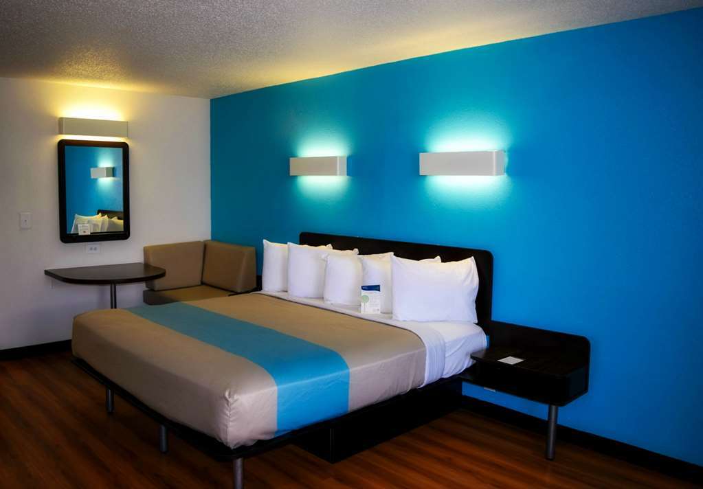 Sky Palace Inn & Suites By Jasper Beeville ห้อง รูปภาพ